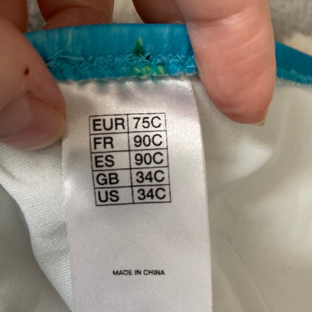 H & M two piece swimsuit - Picture 4 of 5